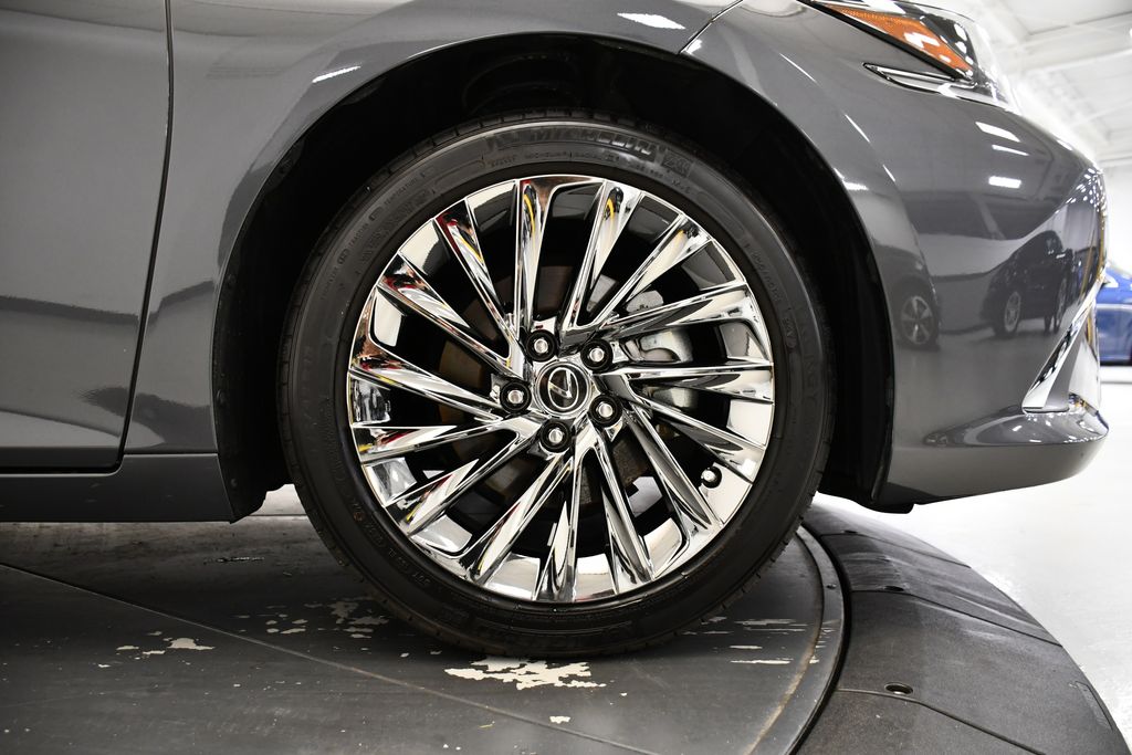 Thumbnail: 2025 Lexus ES - 15