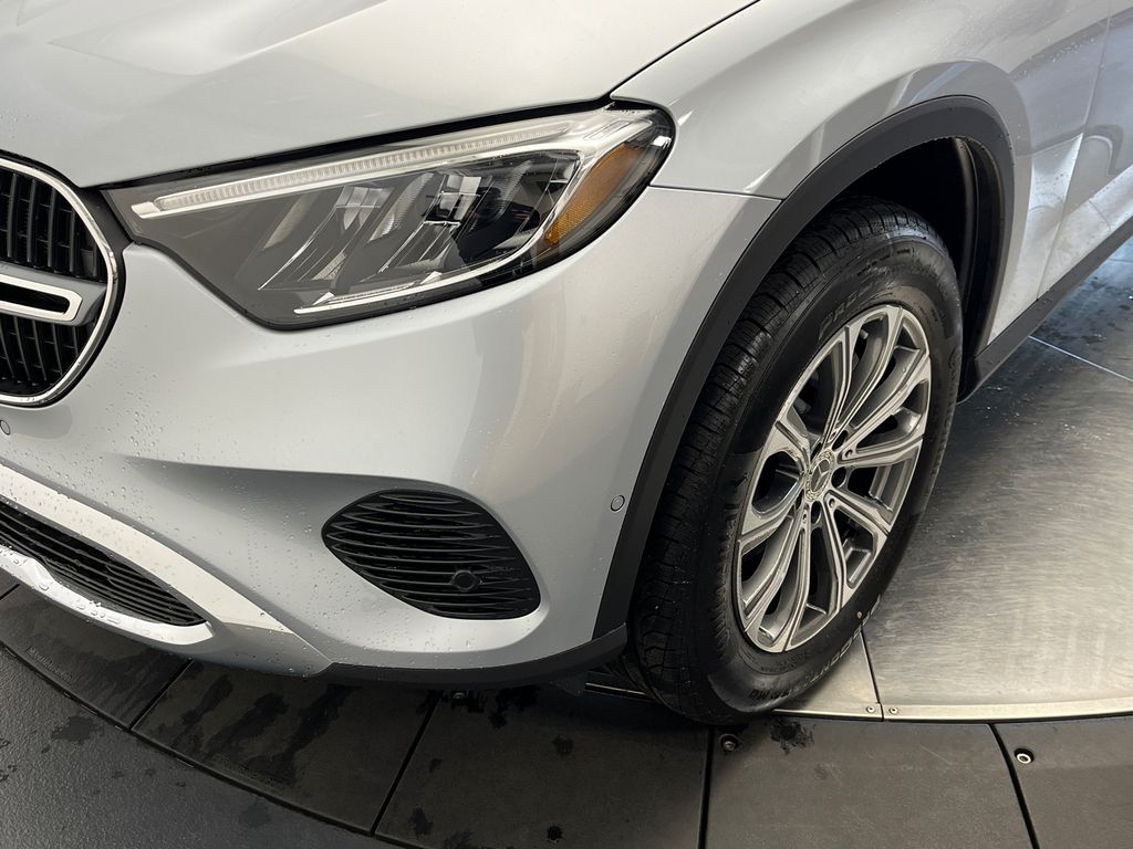 2025 Mercedes-Benz GLC 300 9