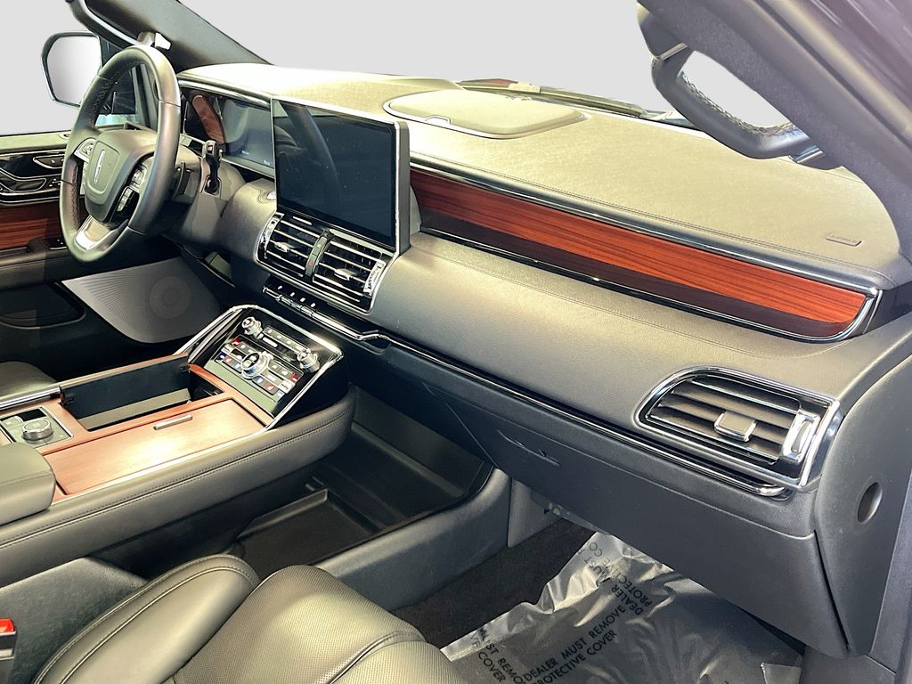 Used 2024 Gray Metallic Lincoln Reserve image 33