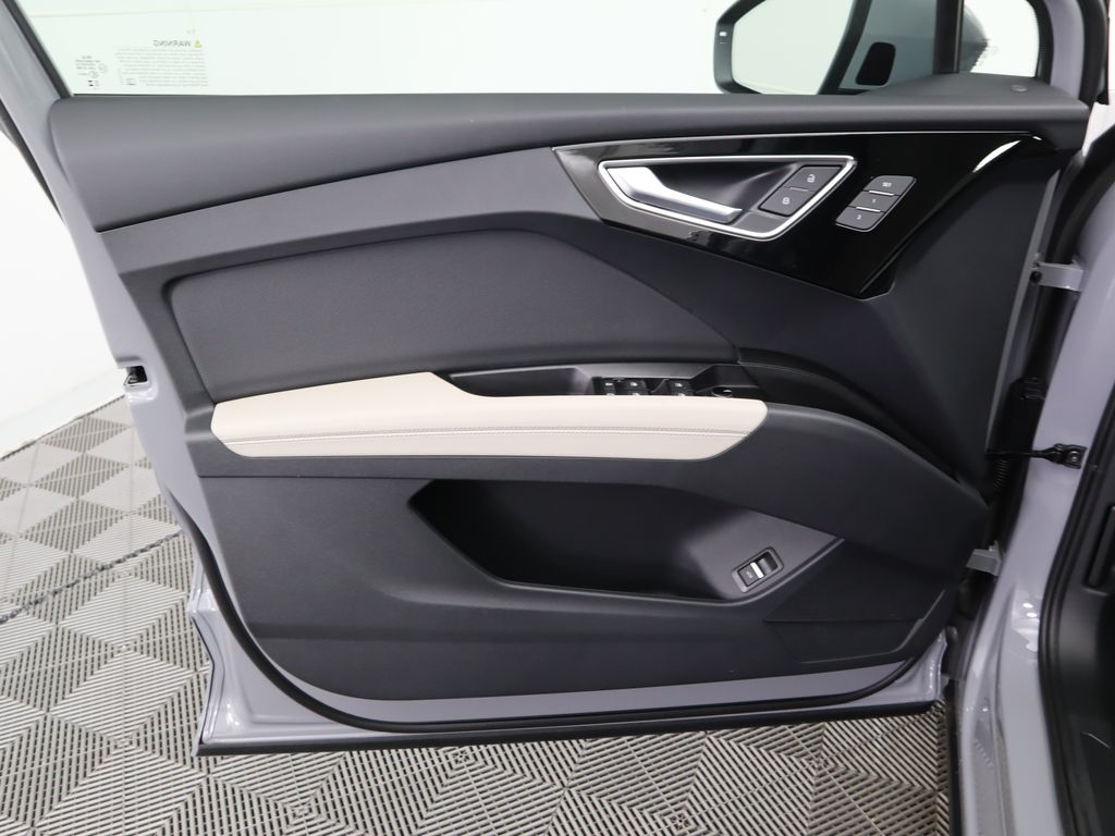 2025 Audi Q4 e-tron  26
