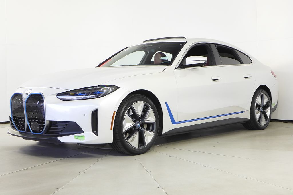 Thumbnail: 2022 BMW i4 - 2