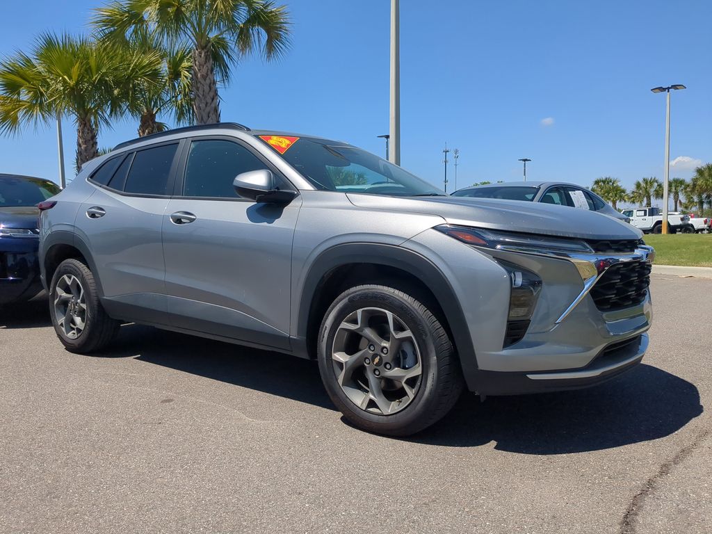 2025 Chevrolet Trax LT FWD