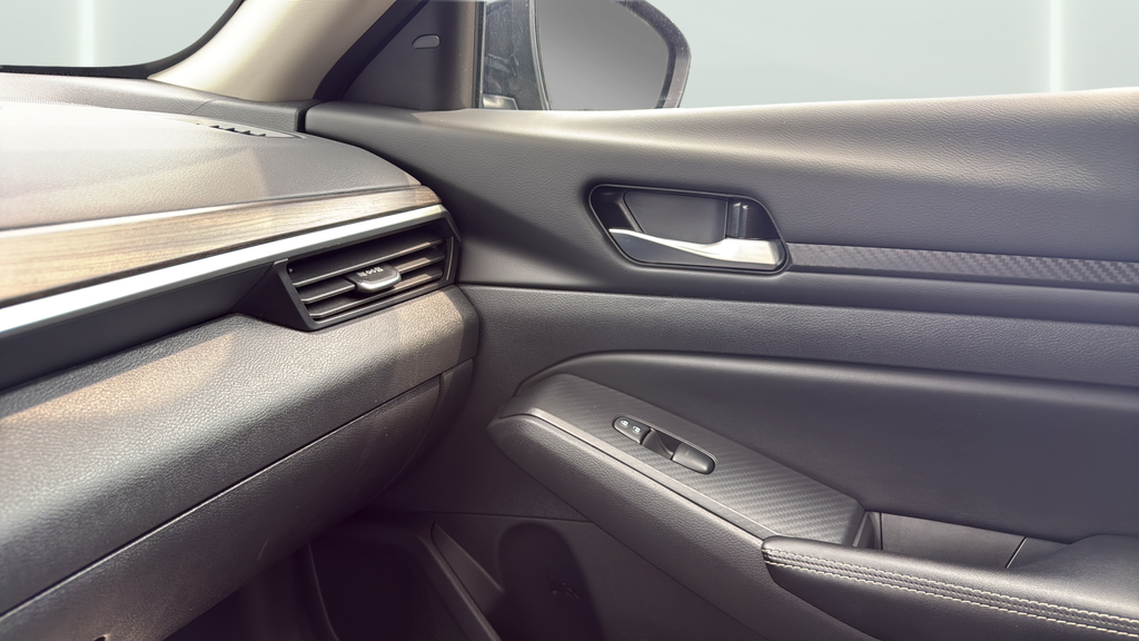 Used 2024 Nissan Altima Sedan