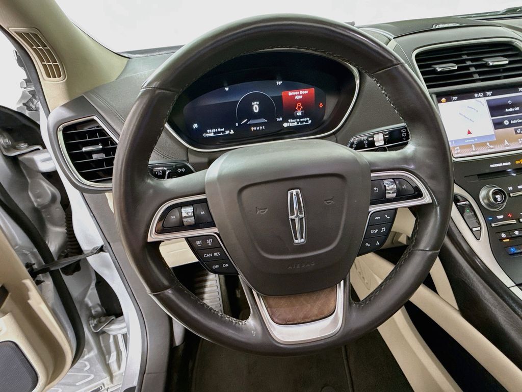 Thumbnail: 2019 Lincoln Nautilus - 11