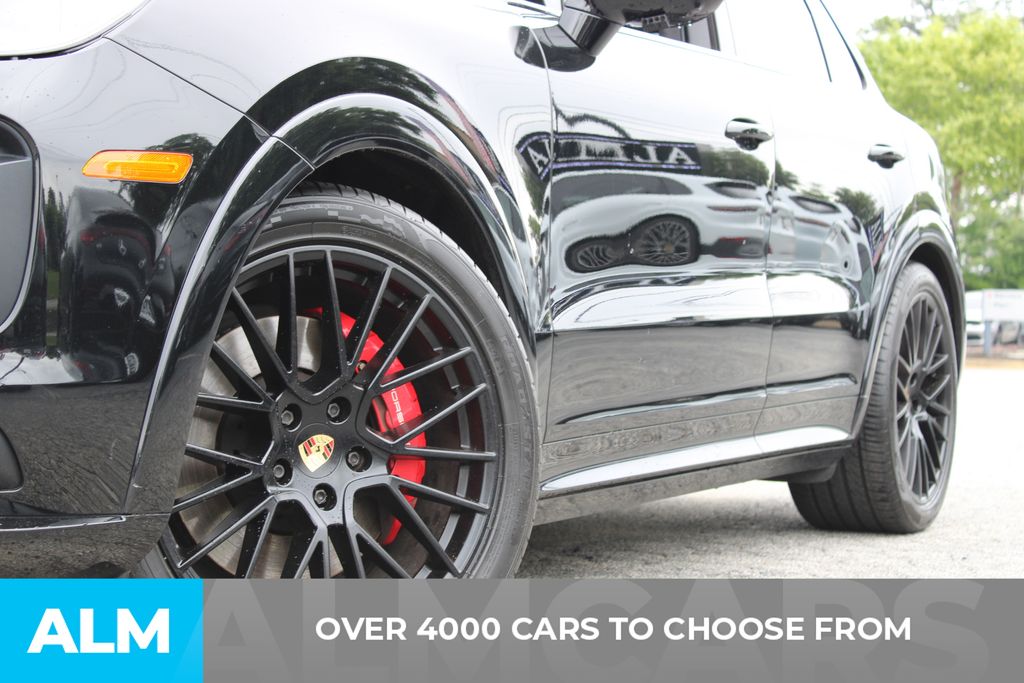 Used 2022  Porsche GTS image 3