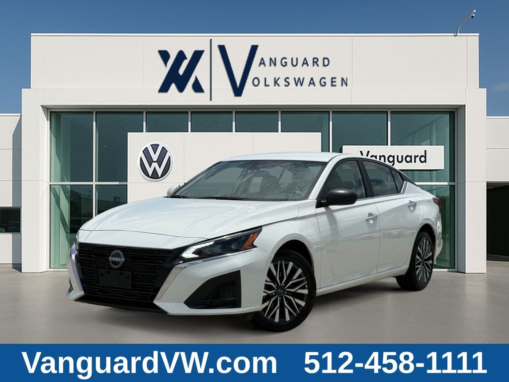 Glacier White 2025 Nissan Altima Sedan All-Wheel Drive Continuously Variable Transmission