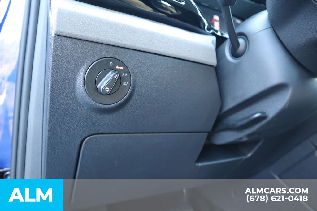 2024 Volkswagen Taos S photo 3