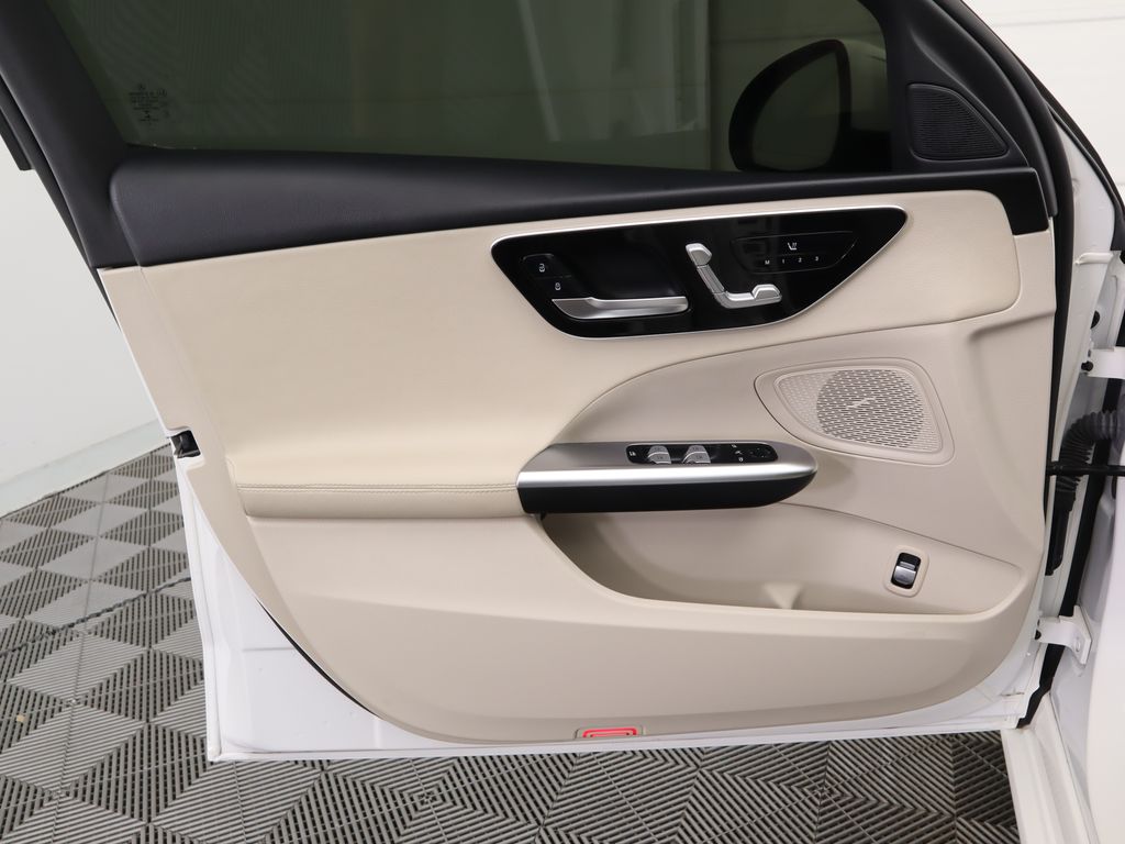 Thumbnail: 2022 Mercedes-Benz C-Class - 24