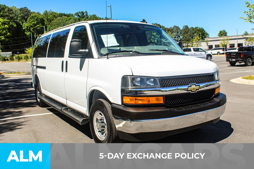 Used 2025 White Chevrolet LT image 4