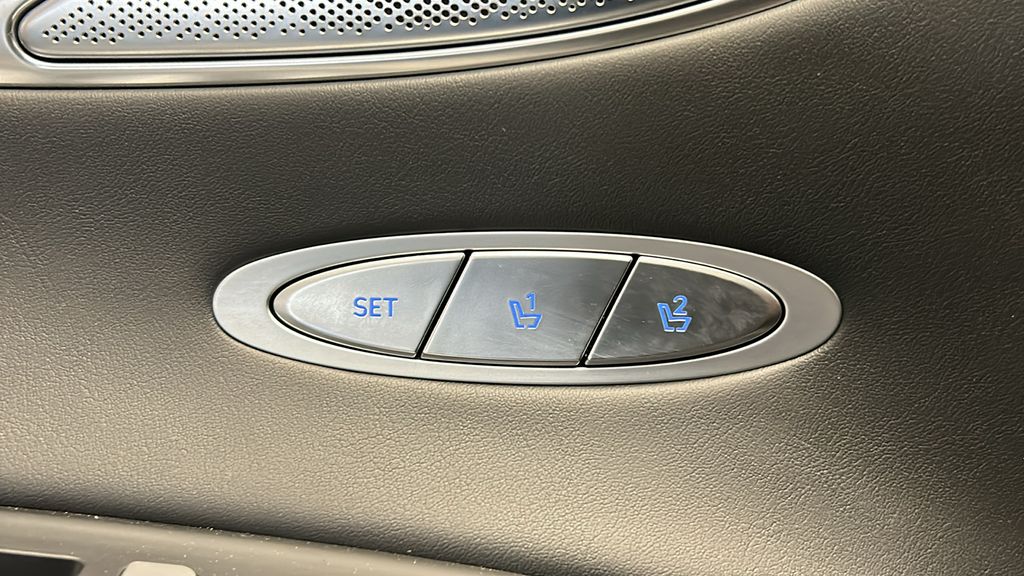2022 Genesis GV70 Sport 22
