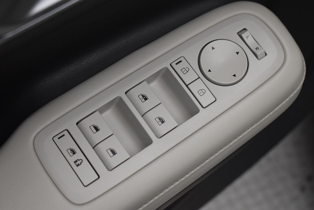 Thumbnail: 2024 Hyundai Santa Fe - 10