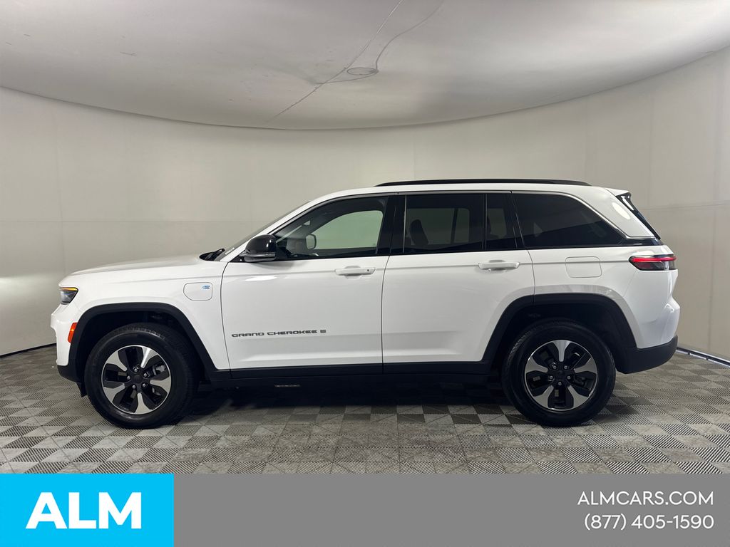 Used 2024 White Jeep 4xe image 11
