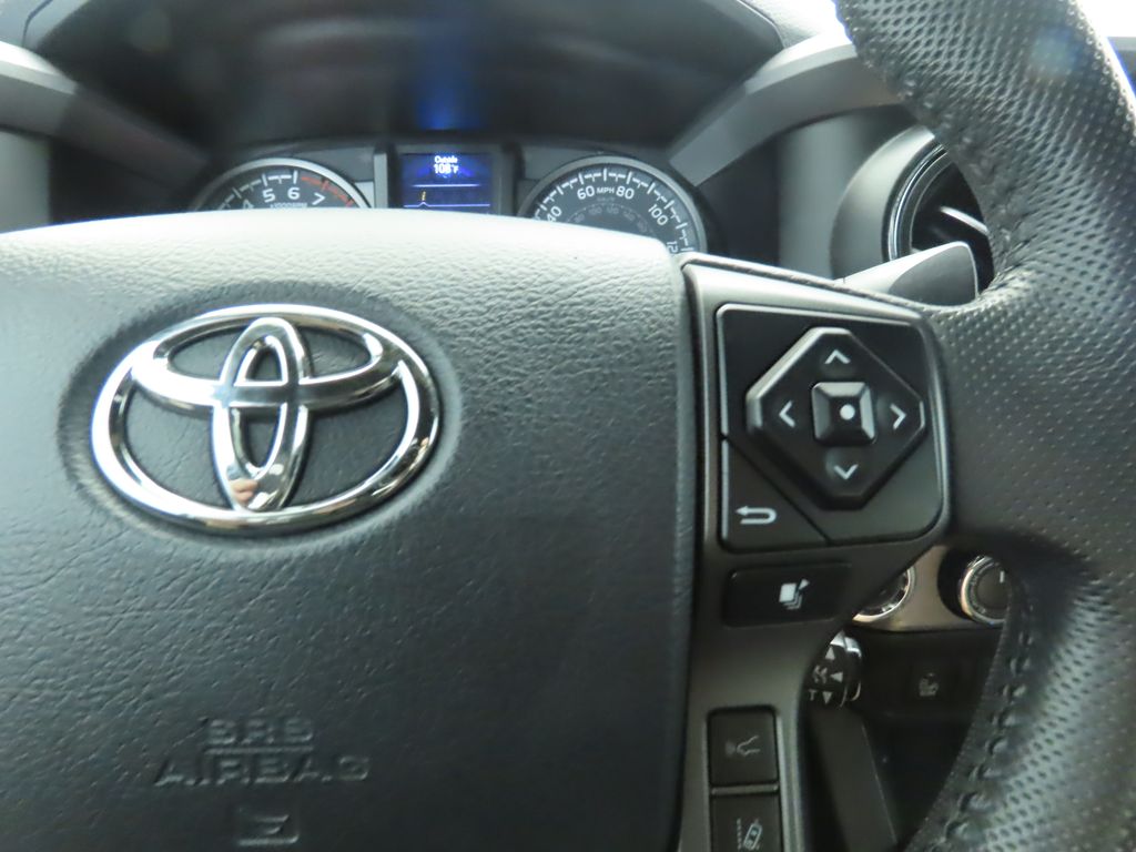 Thumbnail: 2020 Toyota Tacoma - 12