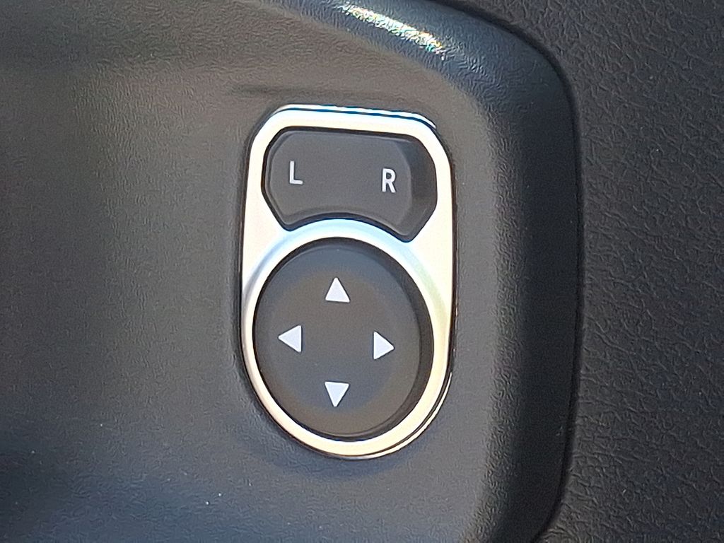 2023 Jeep Wrangler Sport S 25