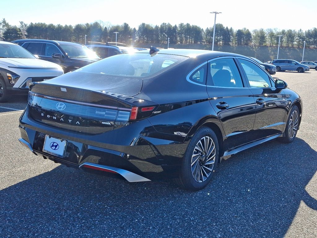 Thumbnail: 2025 Hyundai Sonata - 4