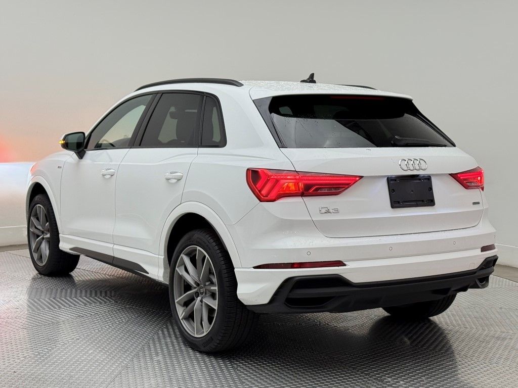 Thumbnail: 2025 Audi Q3 - 11