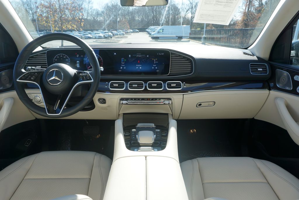 Thumbnail: 2024 Mercedes-Benz GLS - 17