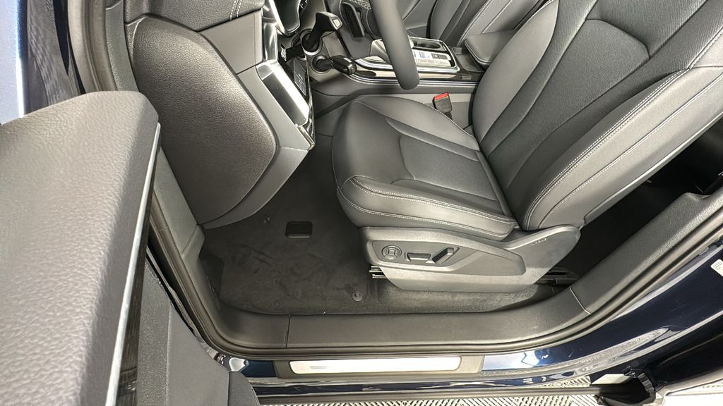 2025 Audi Q7  31