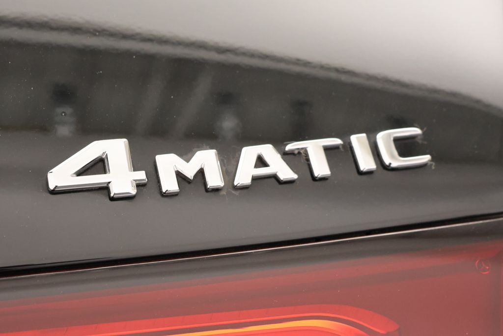 Thumbnail: 2024 Mercedes-Benz GLC - 10