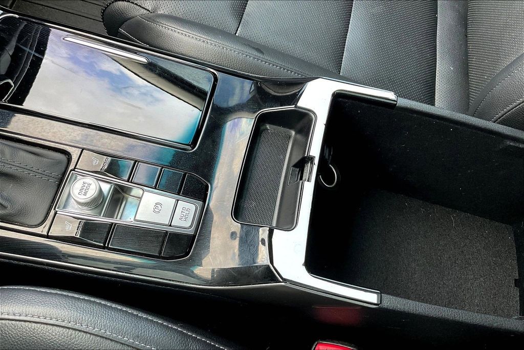 Used 2020 Kia Cadenza Technology 4D Sedan