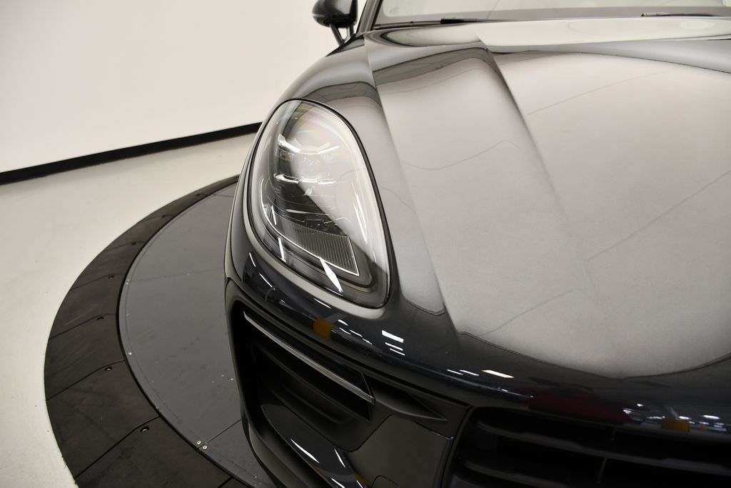 Thumbnail: 2025 Porsche Macan - 14