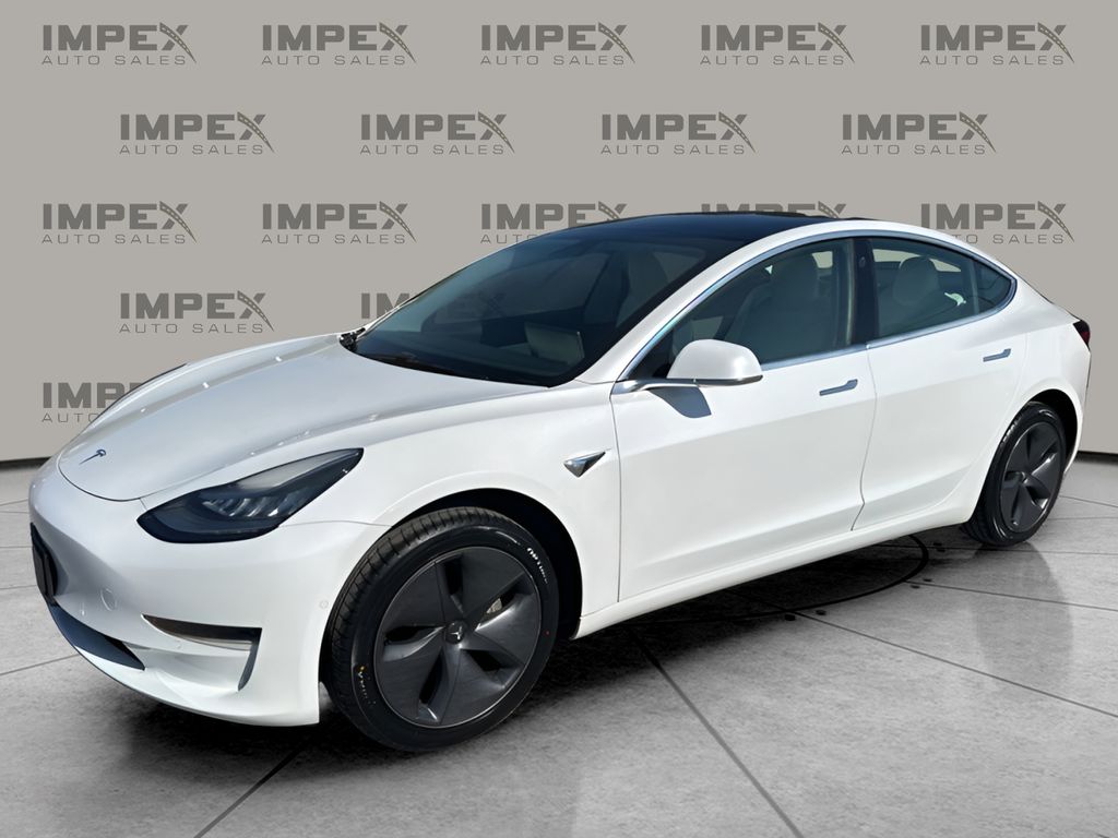 2020 Tesla Model 3 Standard Range Plus's photo