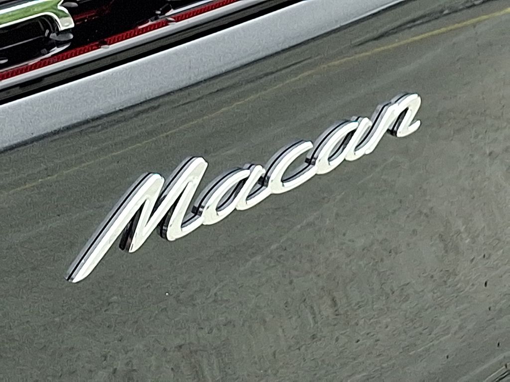 Thumbnail: 2025 Porsche Macan - 26