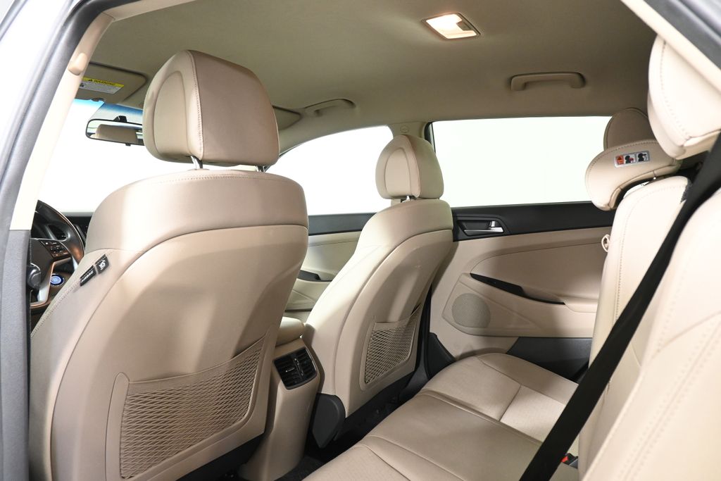 2017 Hyundai Tucson Sport 28