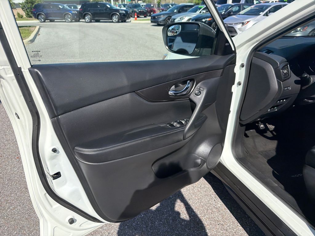 Used 2020 Nissan Rogue SV 4D Sport Utility