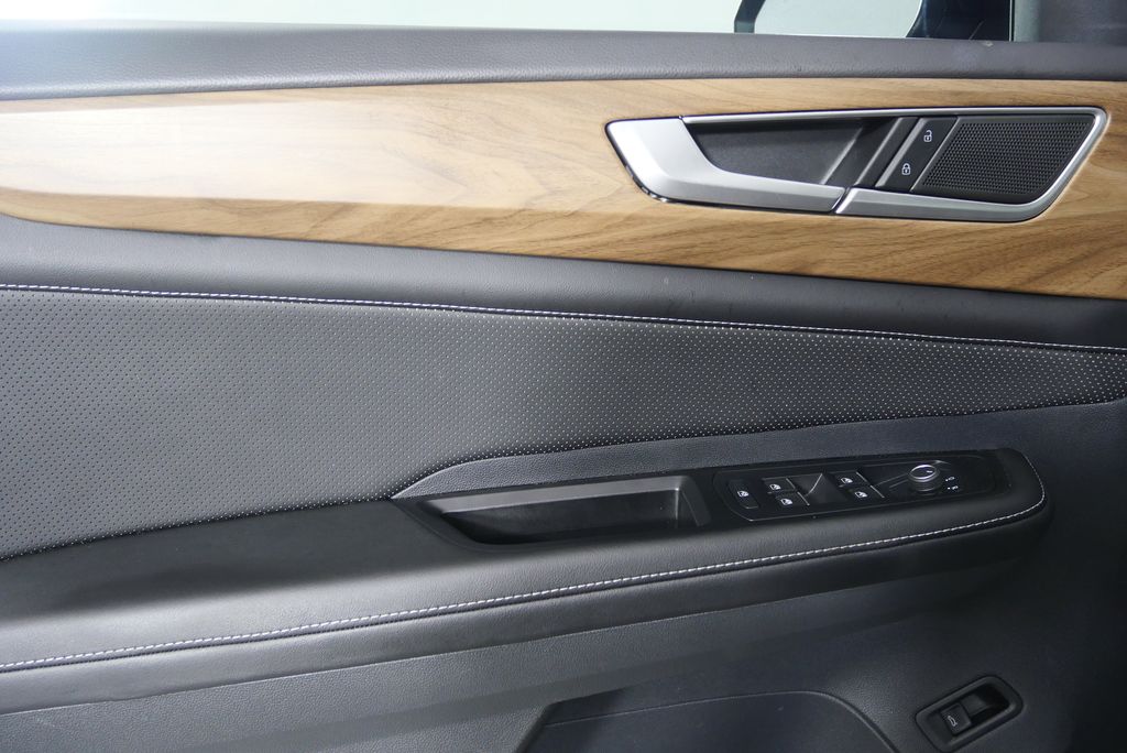 2024 Volkswagen Atlas SE 8