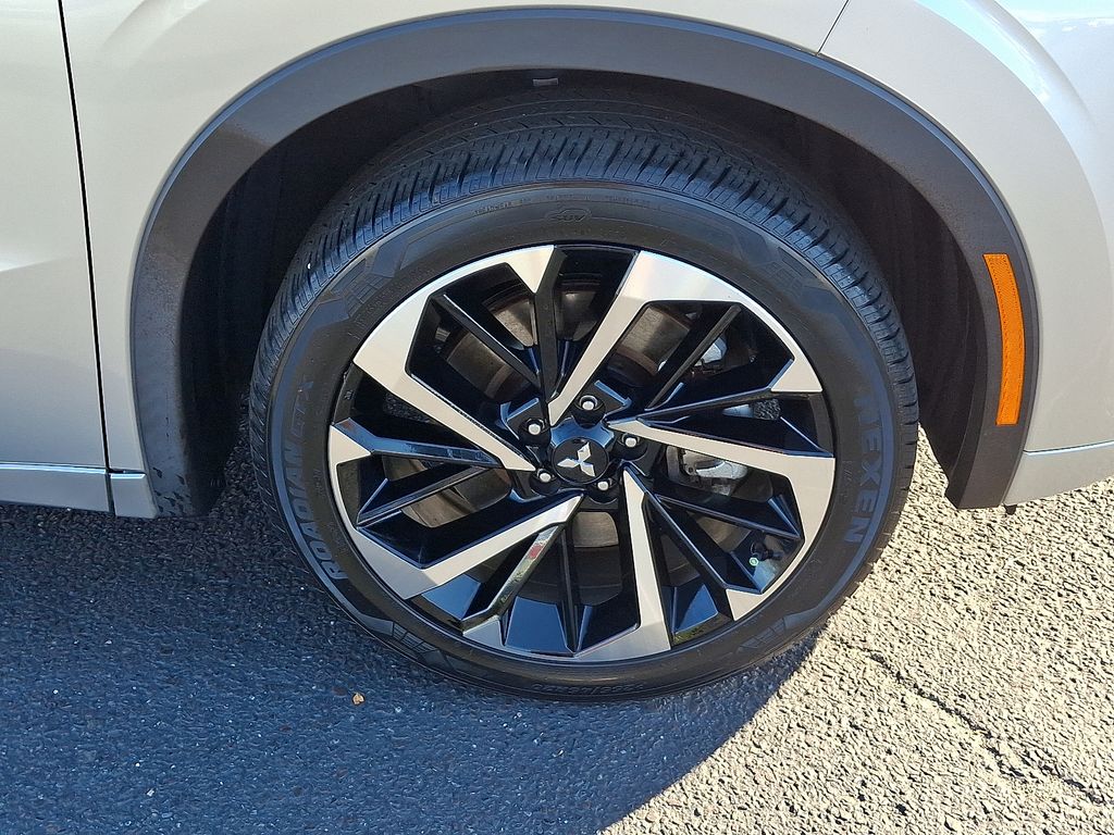 Thumbnail: 2022 Mitsubishi Outlander - 8