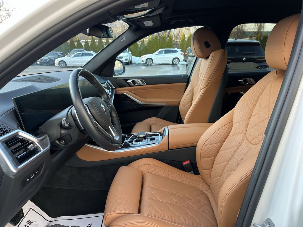 Thumbnail: 2024 BMW X5 - 11