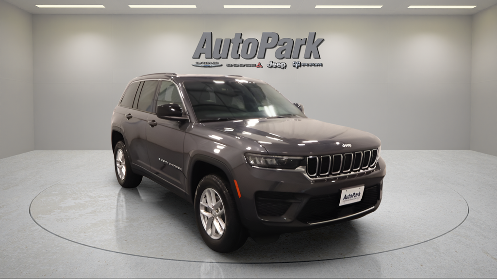 Baltic Gray Metallic Clearcoat 2026 Jeep Grand Cherokee SUV / Crossover Four-Wheel Drive 8-Speed Automatic