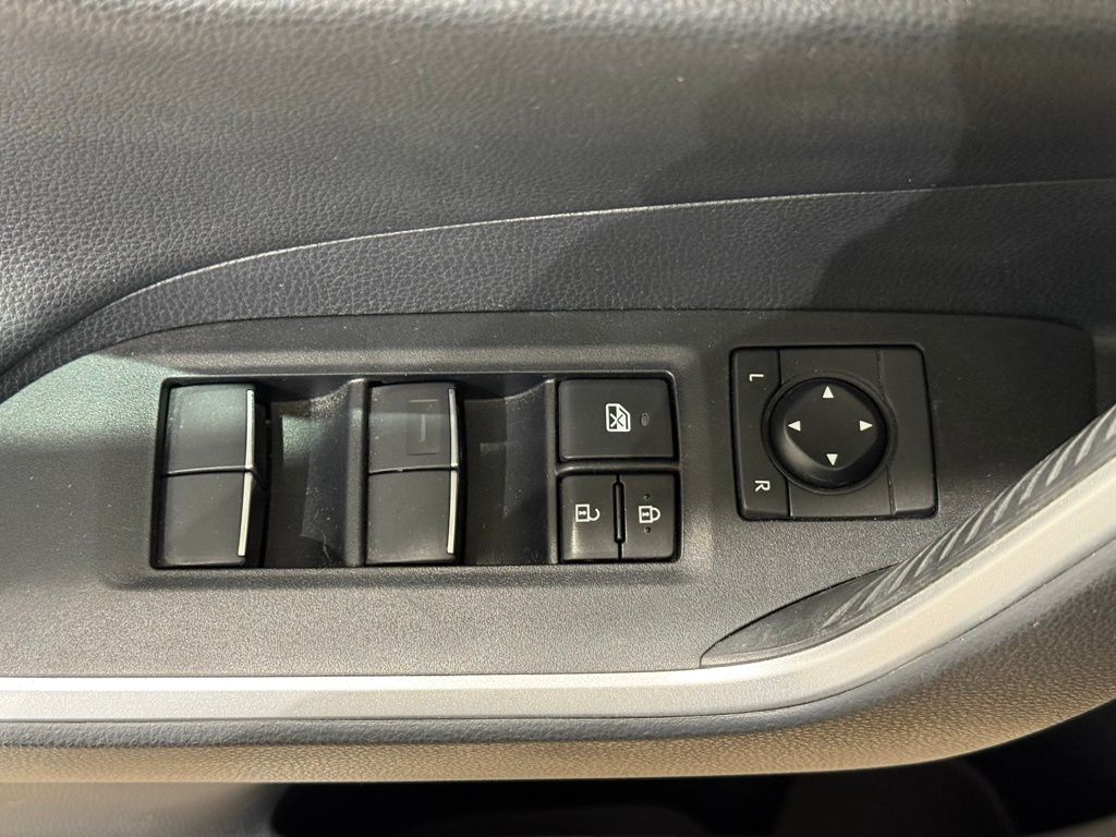 Thumbnail: 2019 Toyota RAV4 - 16