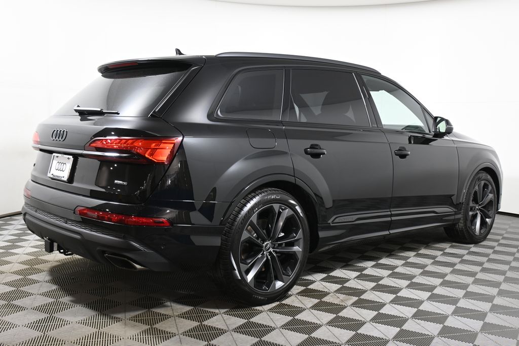 Thumbnail: 2026 Audi Q7 - 6