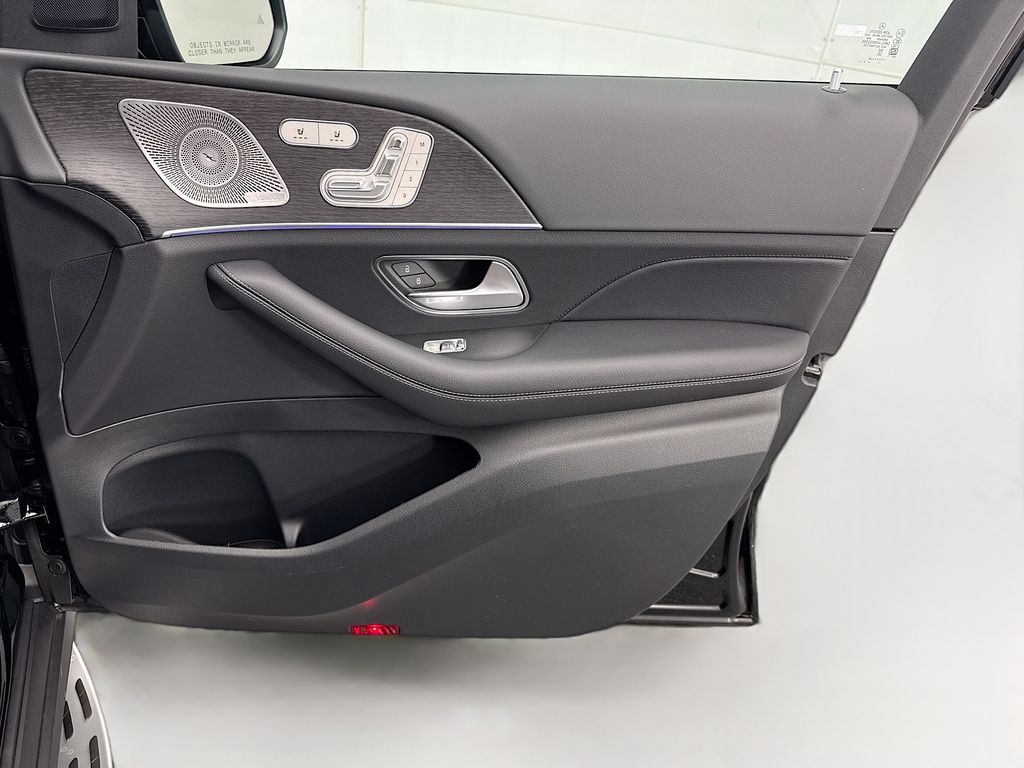 Thumbnail: 2026 Mercedes-Benz GLE - 24