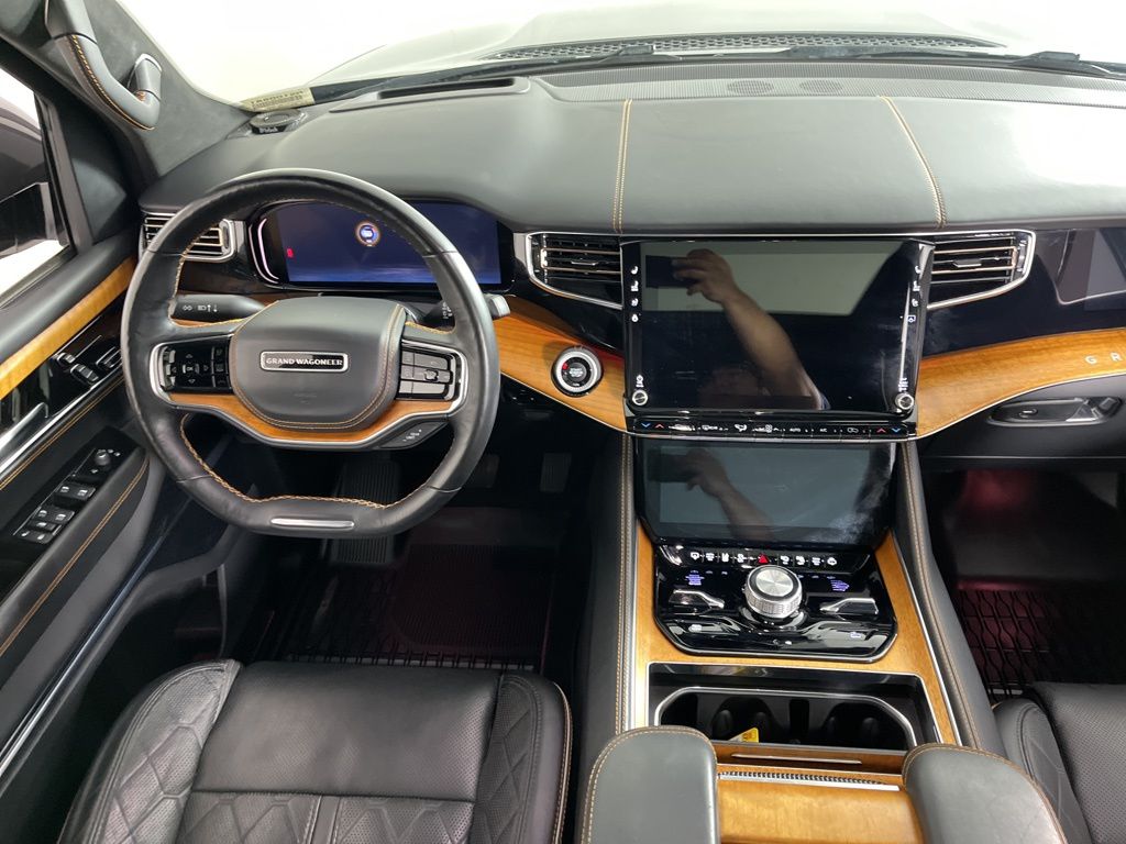 Thumbnail: 2022 Jeep Grand Wagoneer - 17