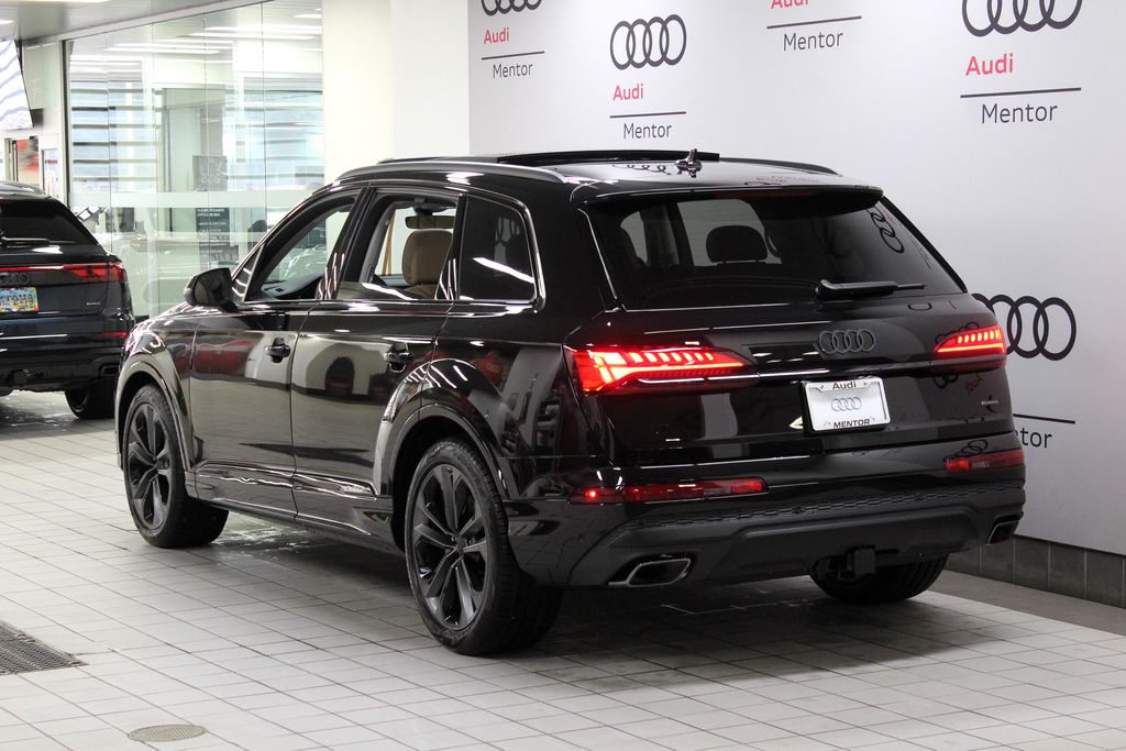 Thumbnail: 2026 Audi Q7 - 4
