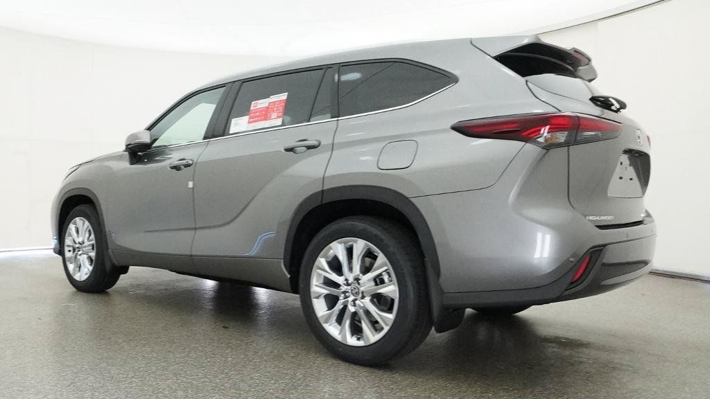 Thumbnail: 2026 Toyota Highlander - 28