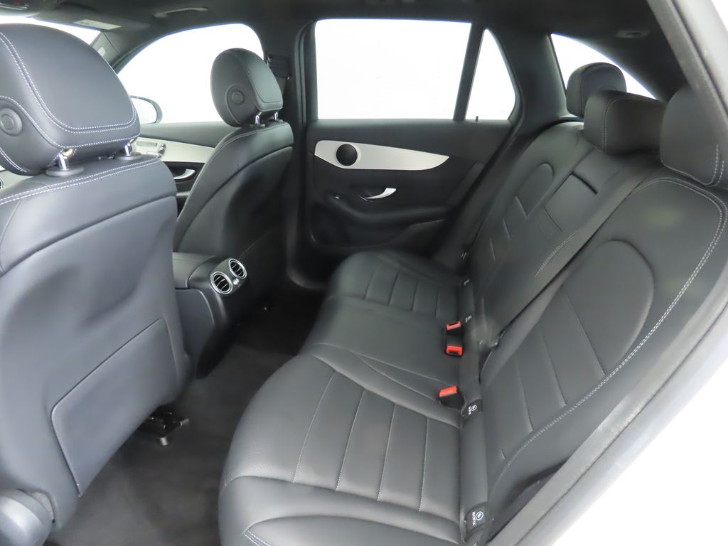 2022 Mercedes-Benz GLC 300 21