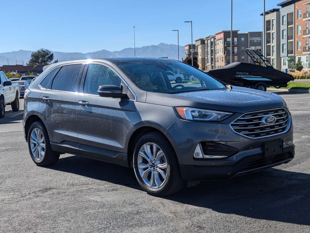 2021 Ford Edge Titanium 9