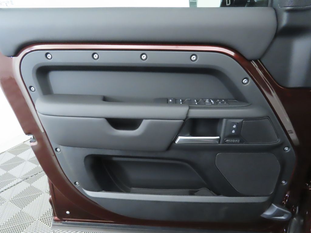 Thumbnail: 2025 Land Rover Defender - 25