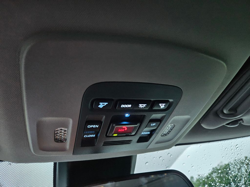2022 Toyota Camry SE 28
