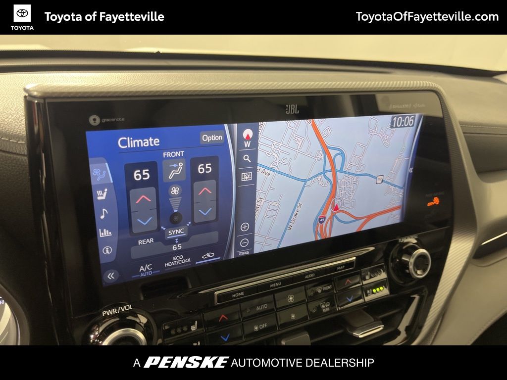 Thumbnail: 2021 Toyota Highlander - 32