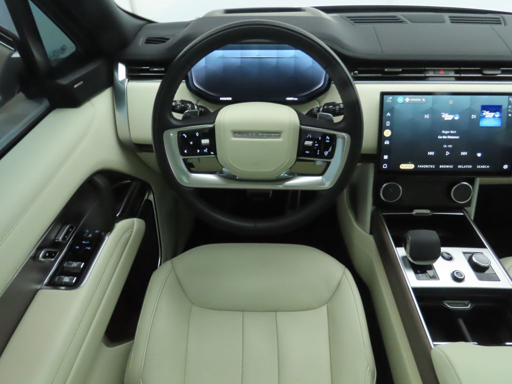 2023 Land Rover Range Rover SE 10