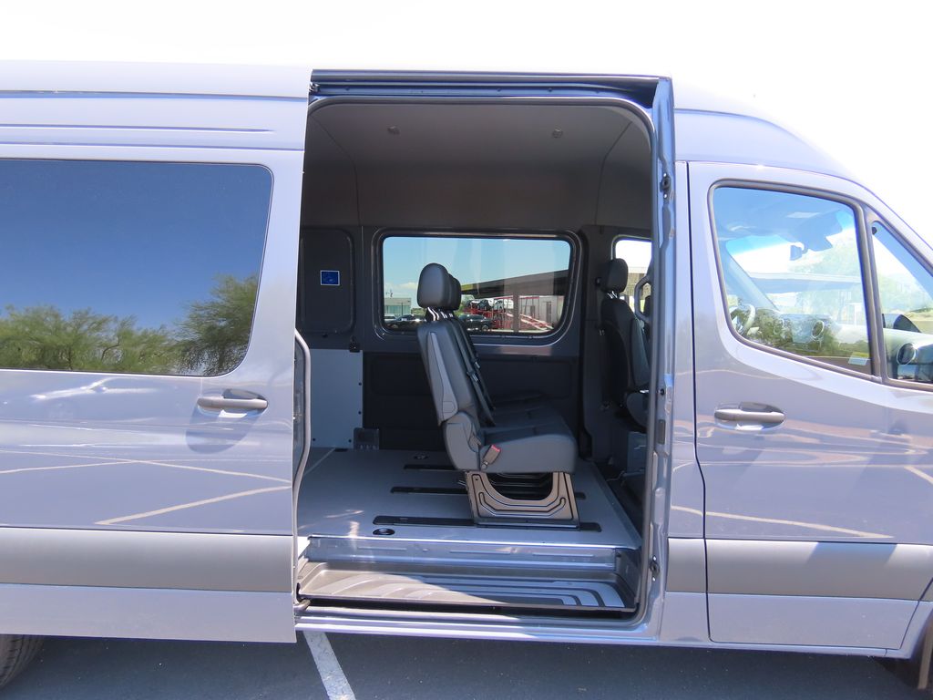 Thumbnail: 2025 Mercedes-Benz Sprinter - 27
