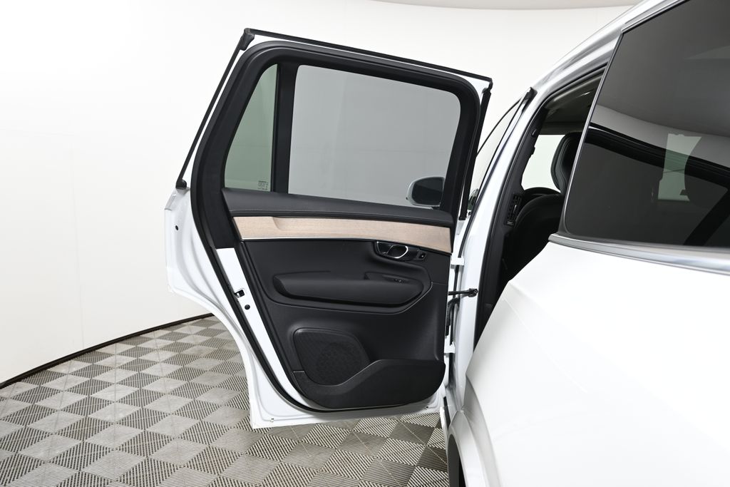 Thumbnail: 2025 Volvo XC90 - 30