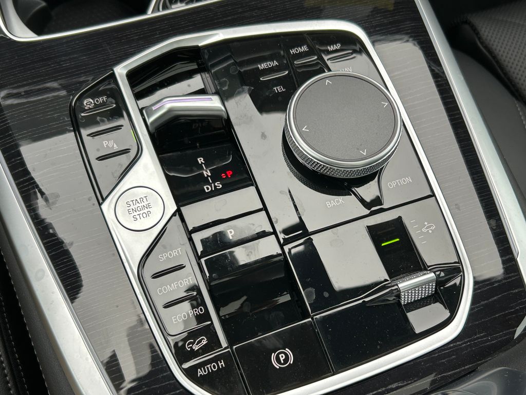 Thumbnail: 2026 BMW X7 - 28