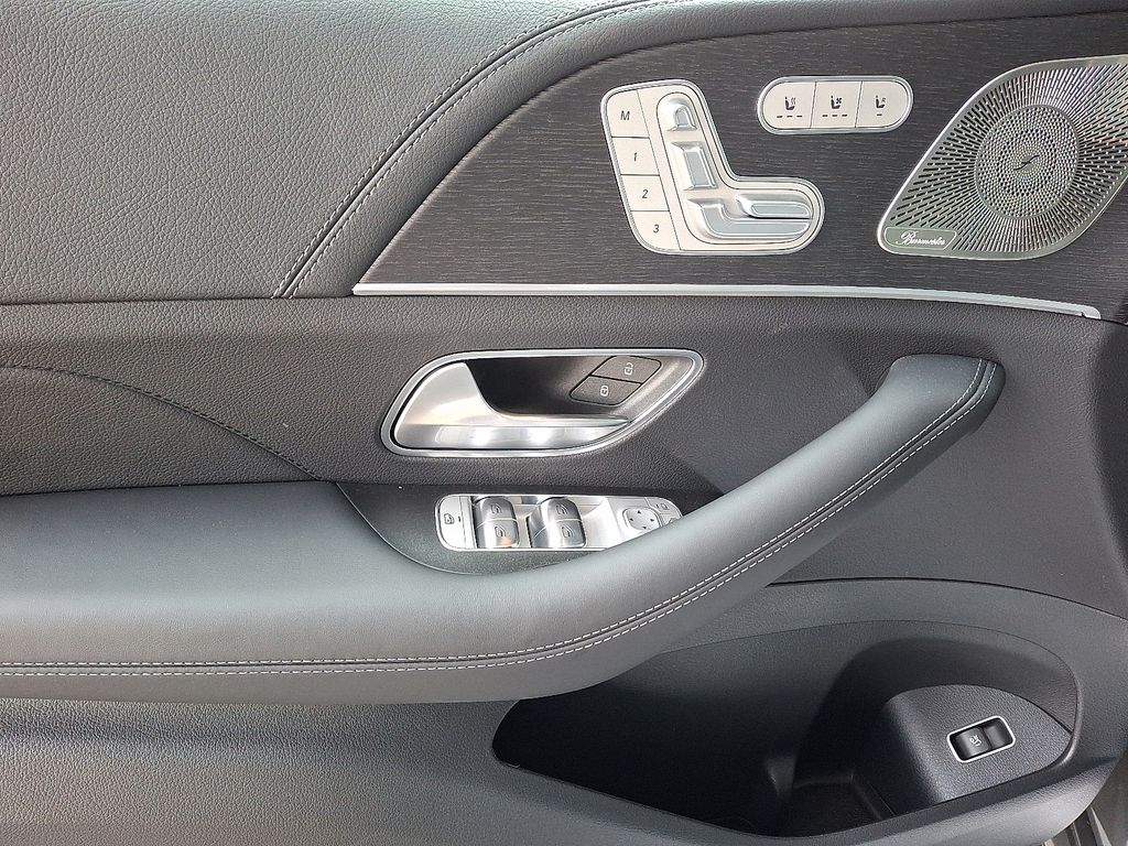 Thumbnail: 2026 Mercedes-Benz GLE - 7