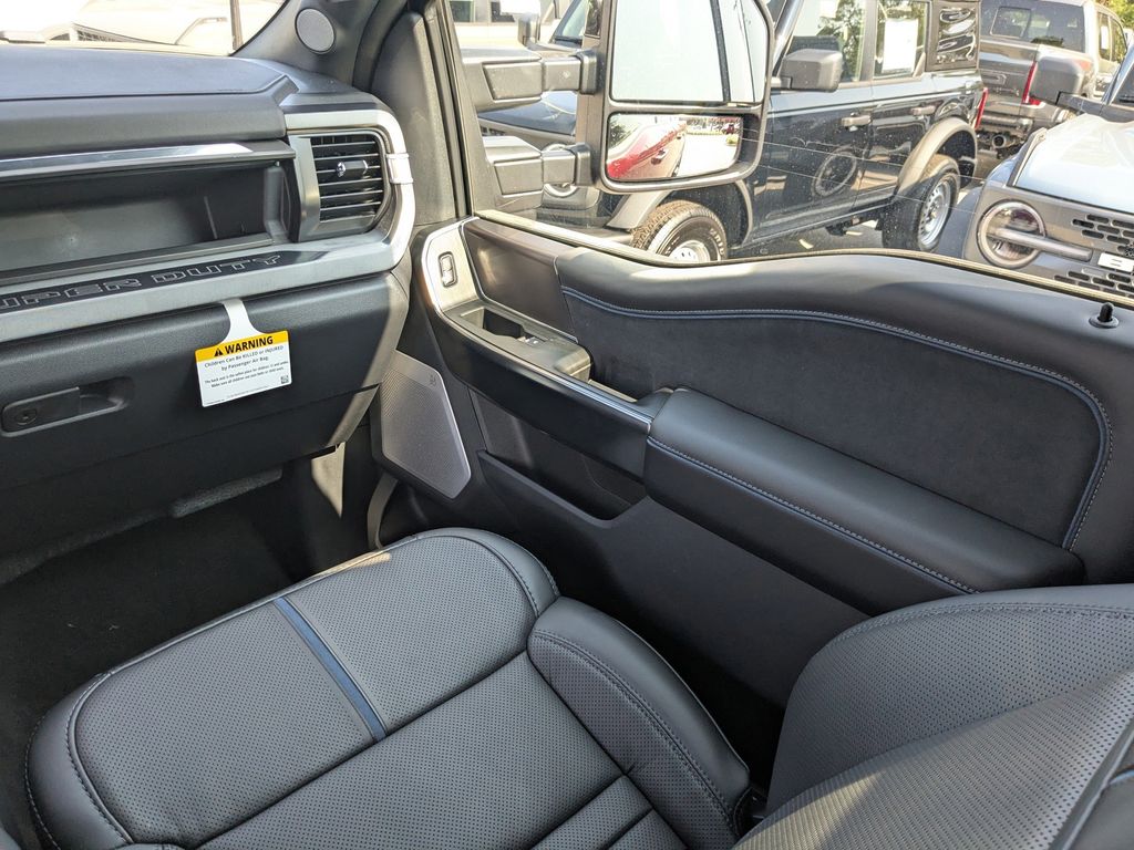 2026 Ford Super Duty F-350 SRW Platinum